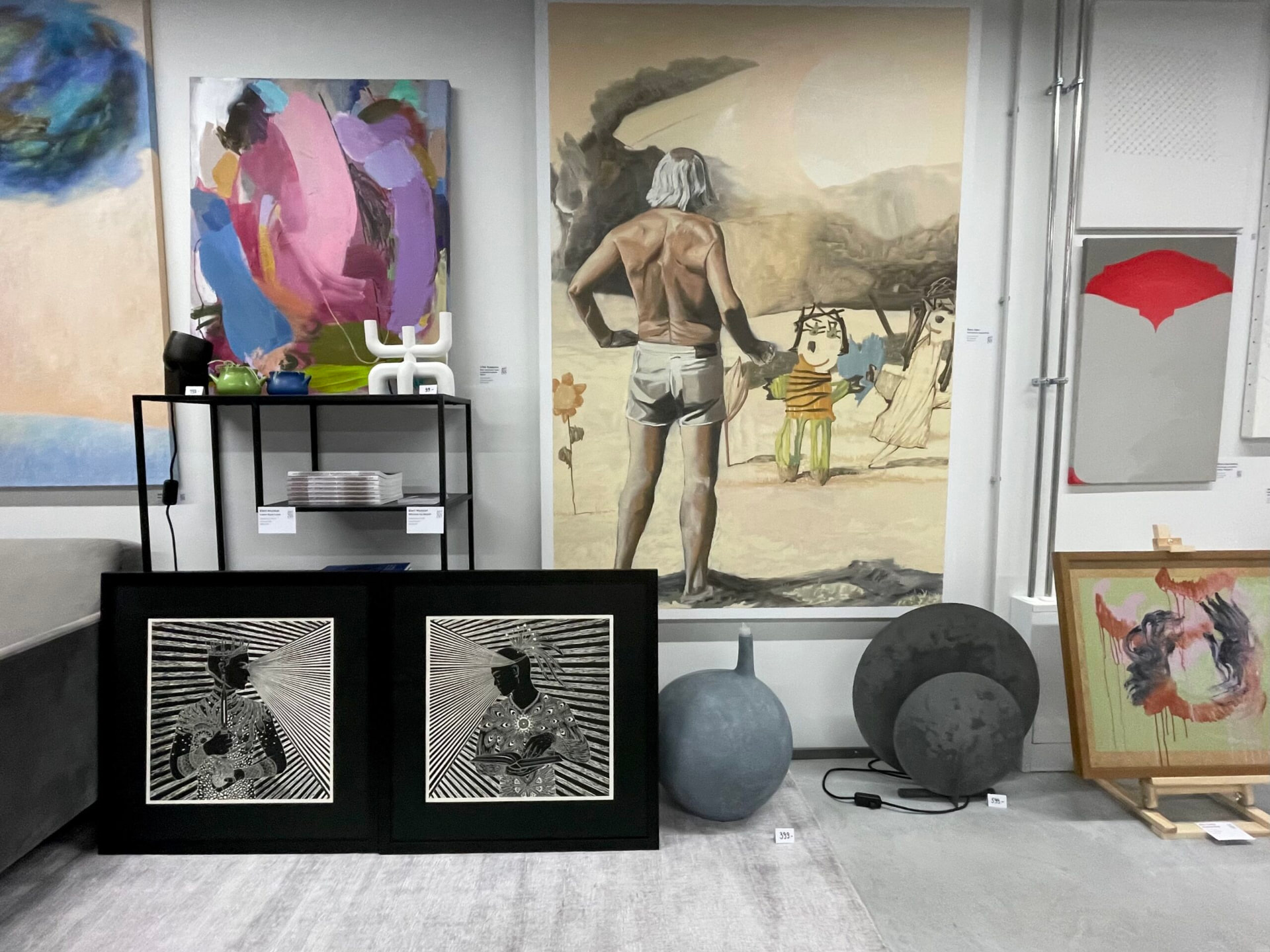 Näkymä Artrovert-gallerian näyttelytilaan Tallinnassa